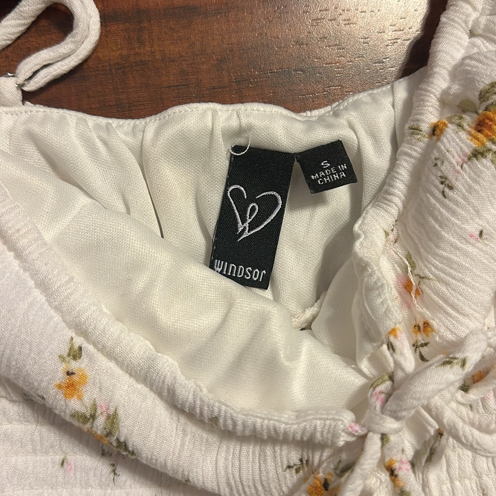 Spring dress - Picture 4 of 4